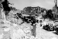 Military_convoy_through_Saint_Lo